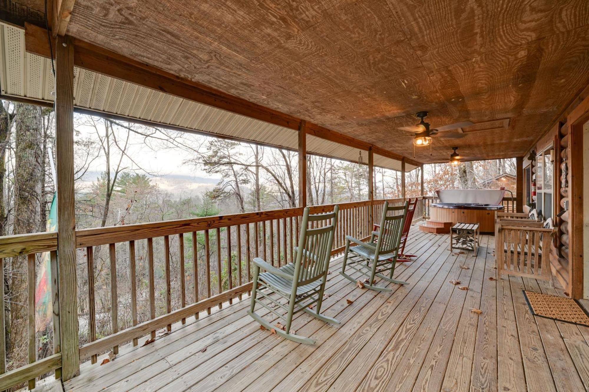 Cozy Deer Glen Cabin With Private Hot Tub And Porch! Брайсон-Сити Экстерьер фото